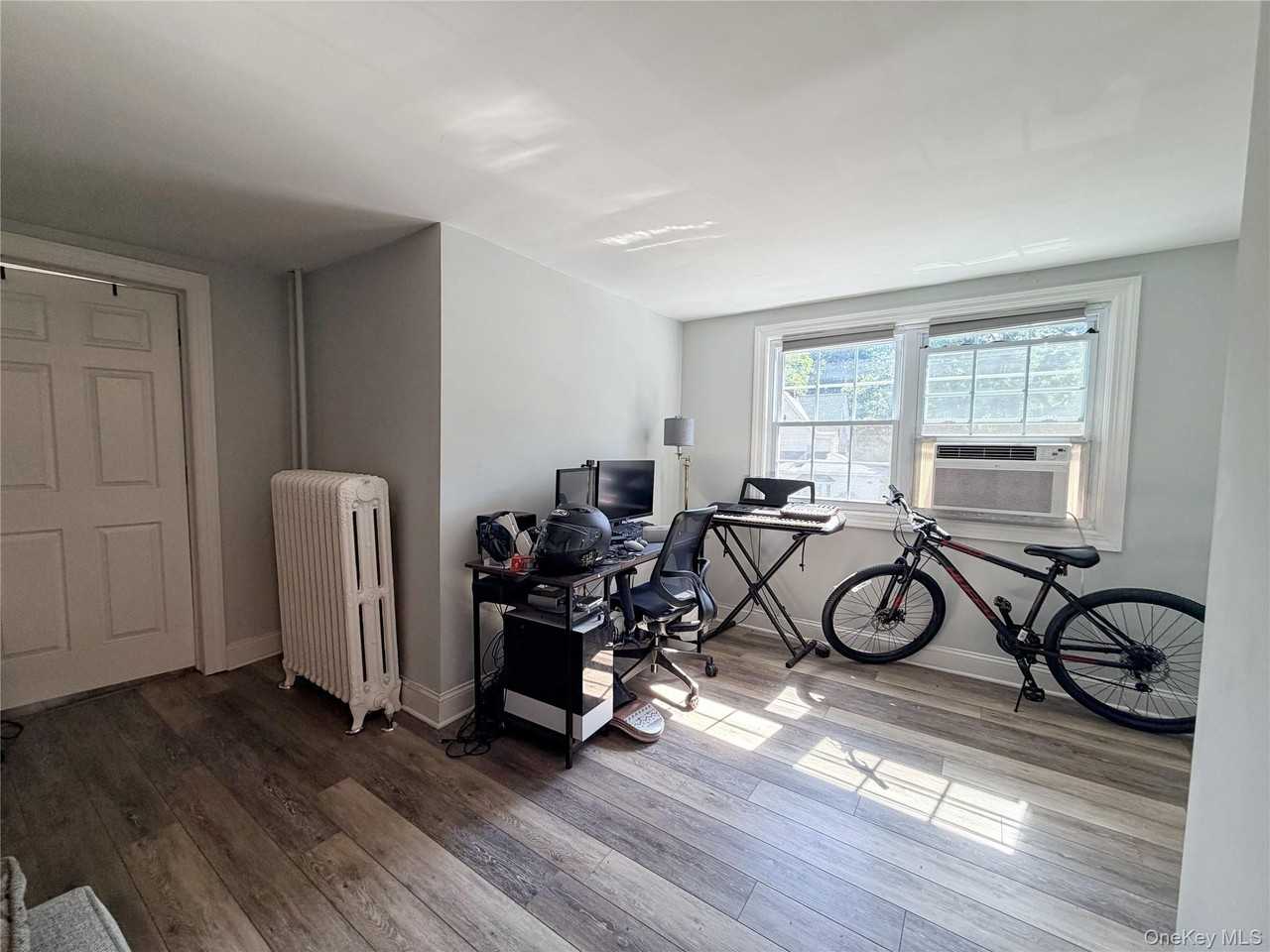 1143 E Main St #2 - Photo 5 of 10