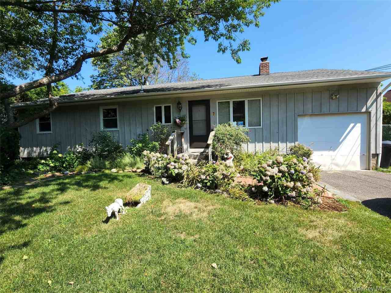 7 Riverhead Rd - Photo 3 of 33