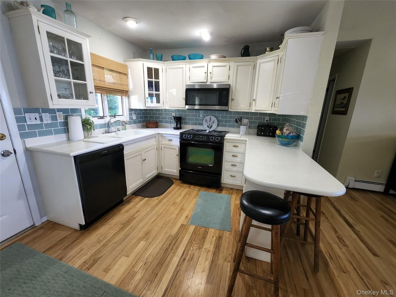 7 Riverhead Rd - Photo 6 of 33
