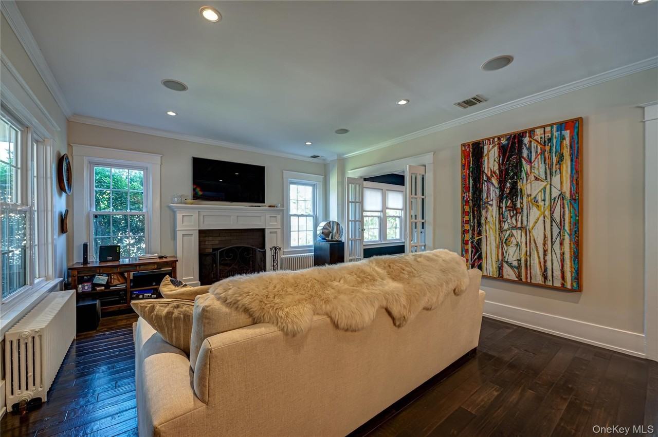 24 Soundview Rd - Photo 6 of 20