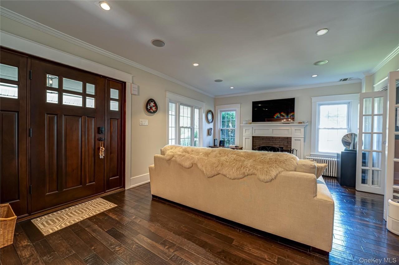 24 Soundview Rd - Photo 7 of 20
