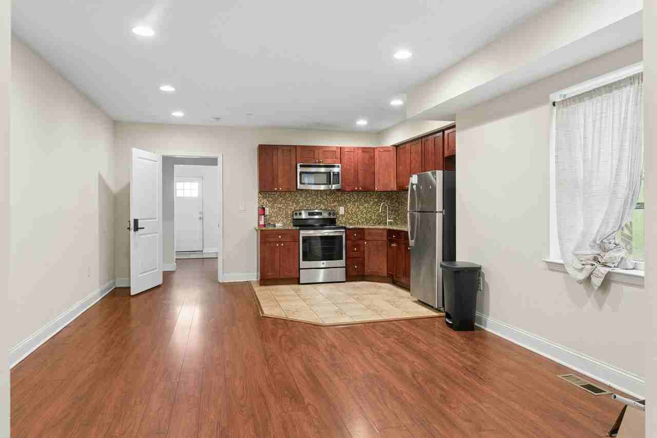 N 17th St - Photo 2 of 8