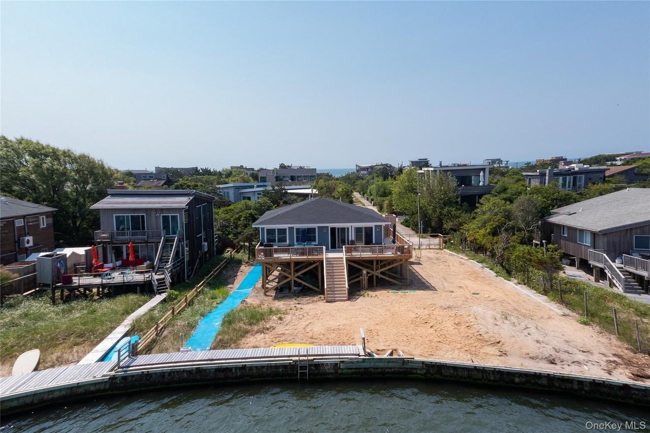 11 Bayview Walk - Photo 2 of 17