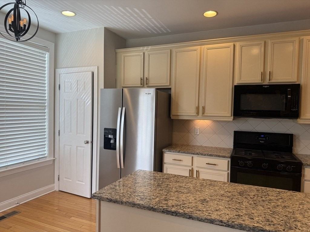 28 Moses Wheelock Ln #28 - Photo 7 of 42