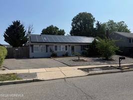 featured image of 10 James Hollow Dr