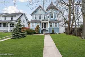 featured image of 805 6th Ave #1
