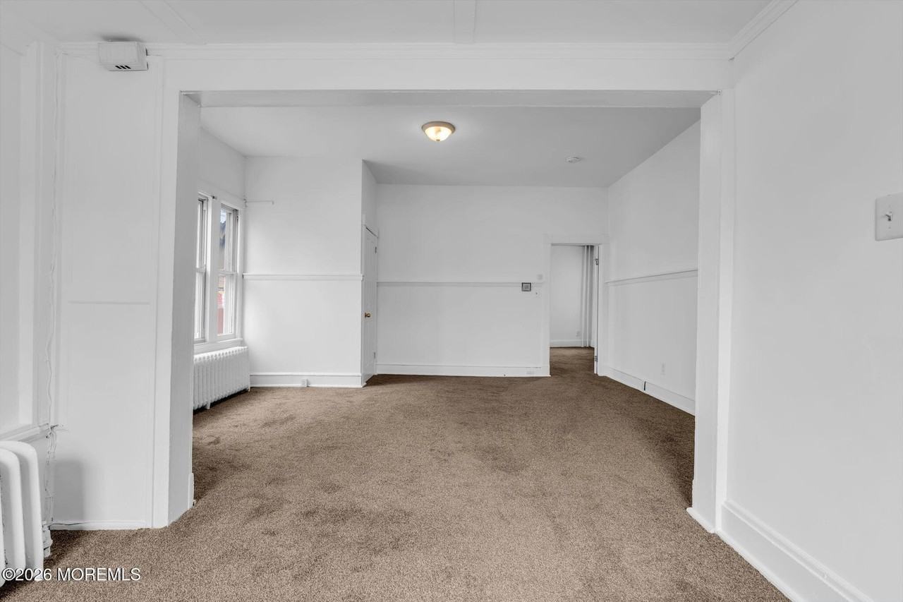 805 6th Ave #1 - Photo 5 of 25