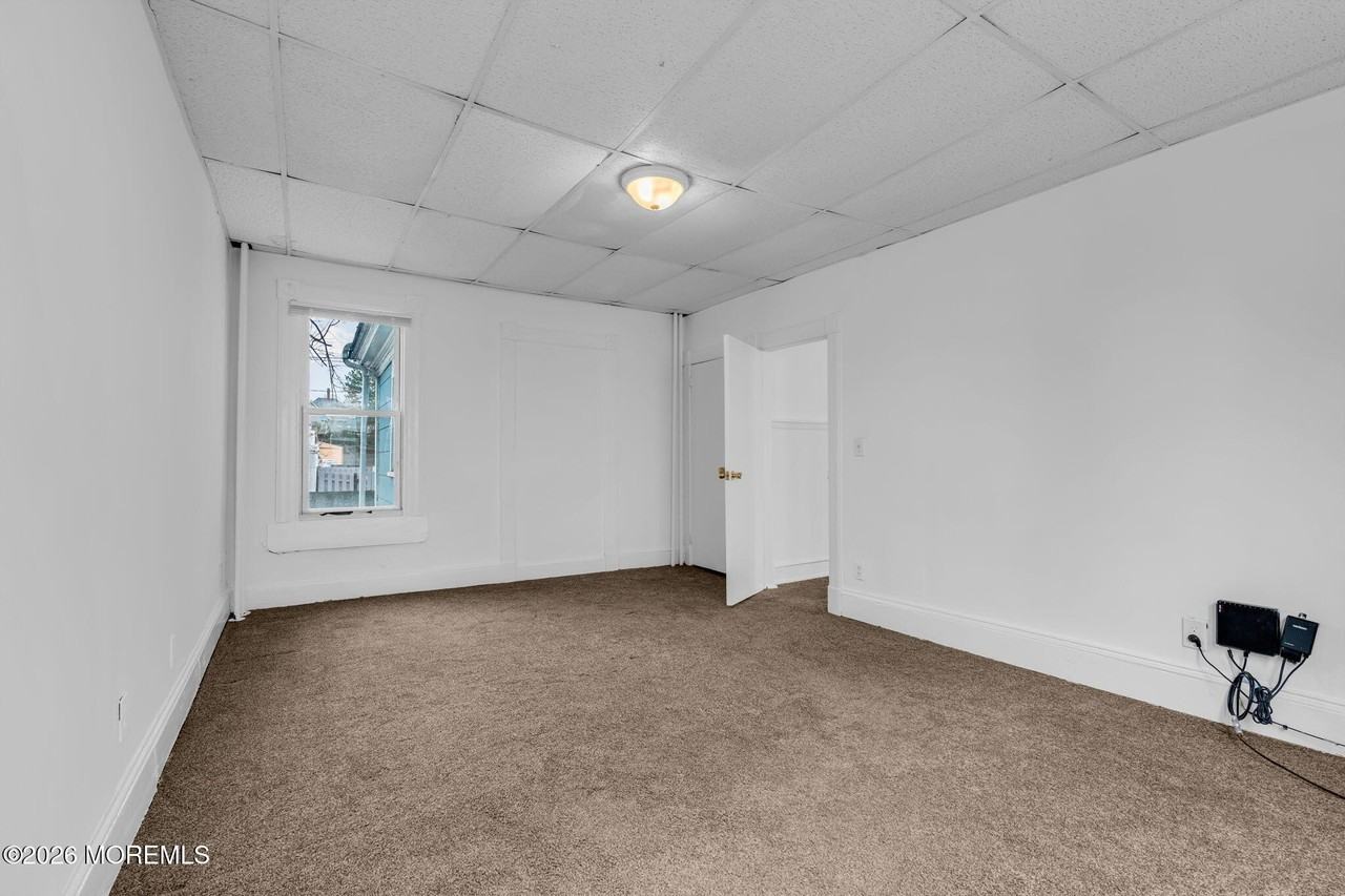 805 6th Ave #1 - Photo 6 of 25