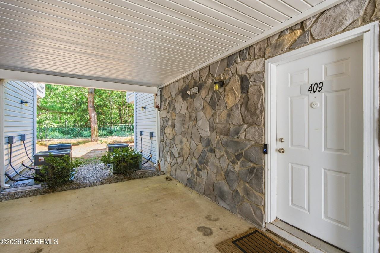 409 Schley Ave #409 - Photo 5 of 27