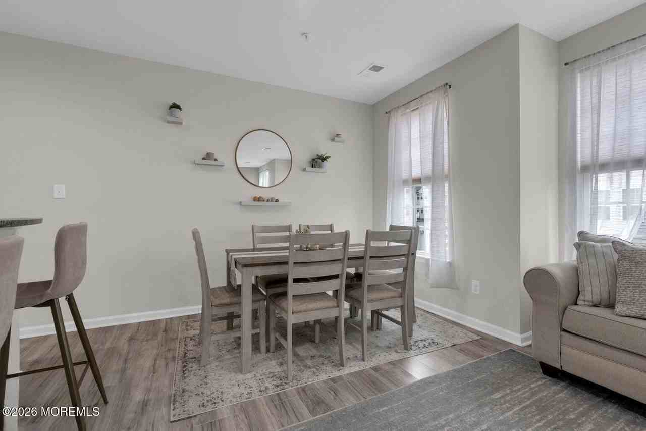 14 Kyle Dr - Photo 3 of 28