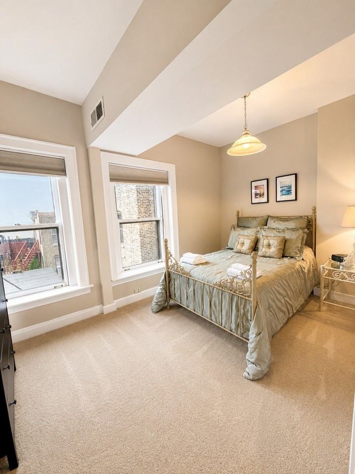 642 N Dearborn St #4 - Photo 7 of 11