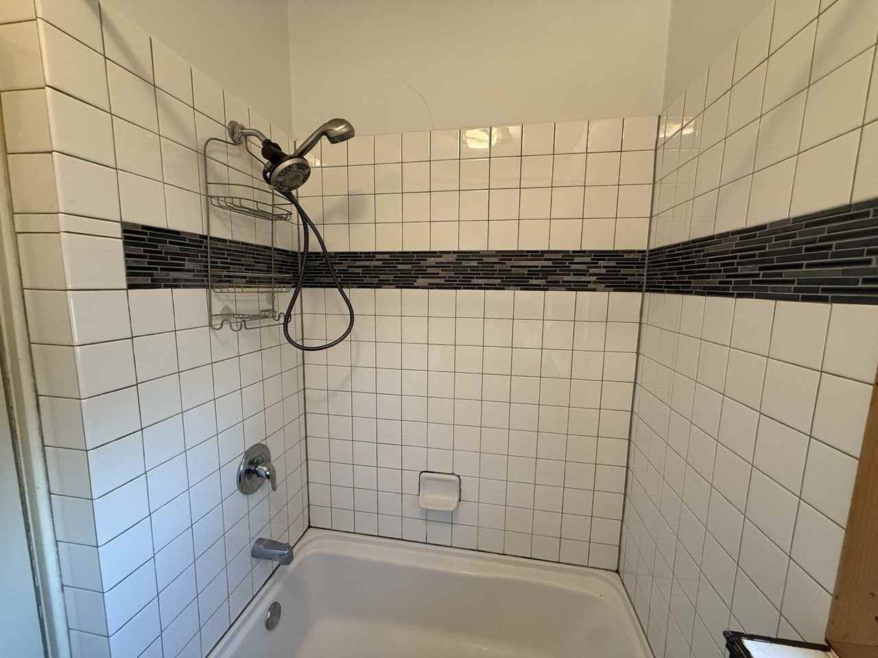 418 N 4th St - Photo 7 of 9