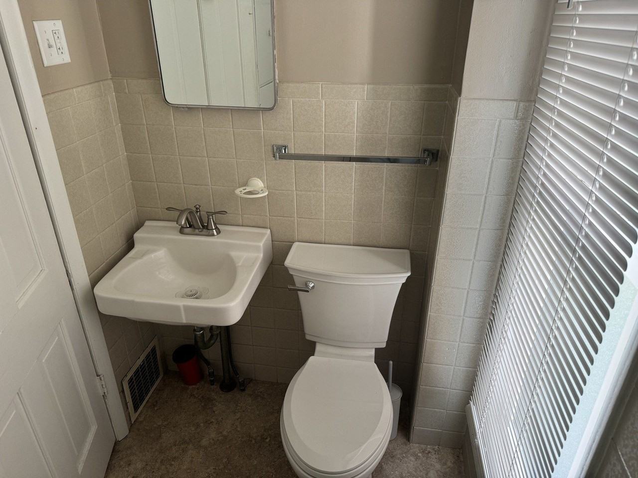 121 Terwilliger Ave - Photo 5 of 19