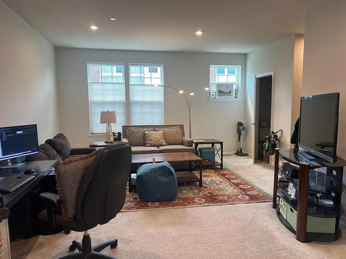 936 Jenkins Ct - Photo 5 of 12