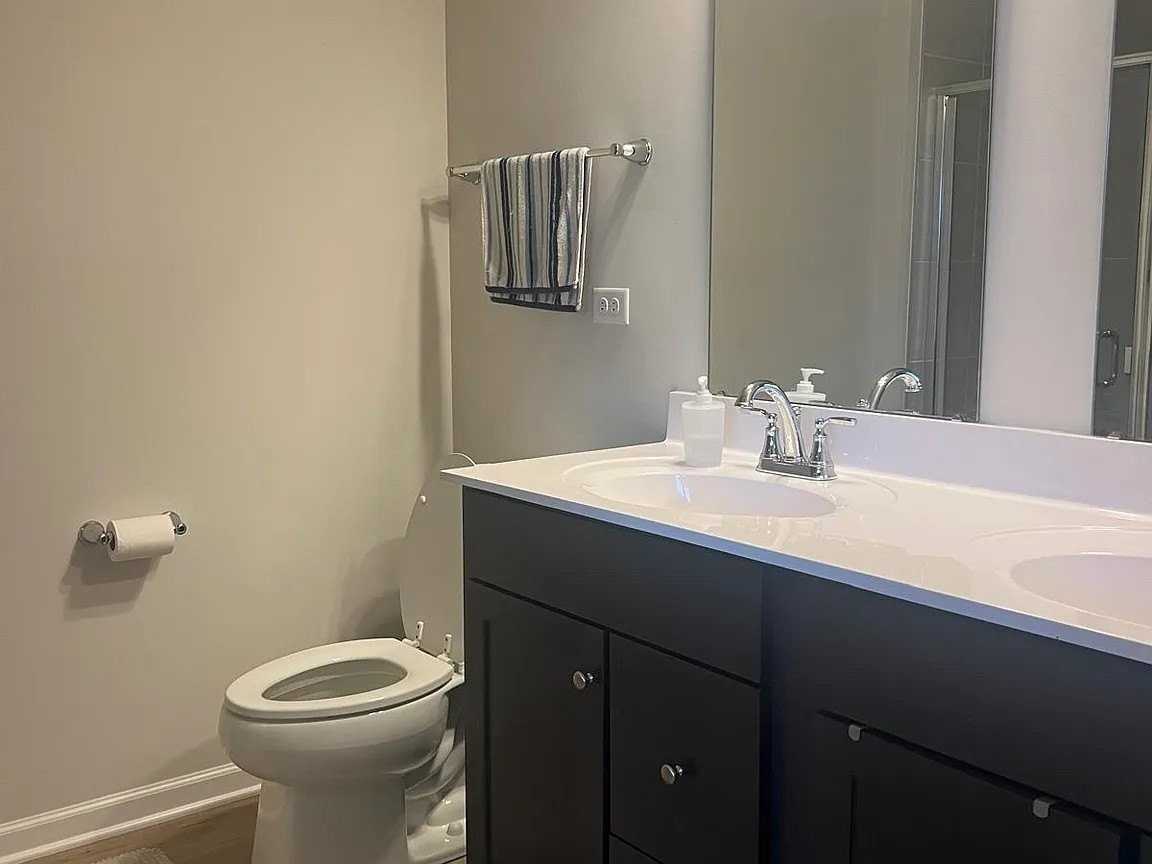 936 Jenkins Ct - Photo 7 of 12