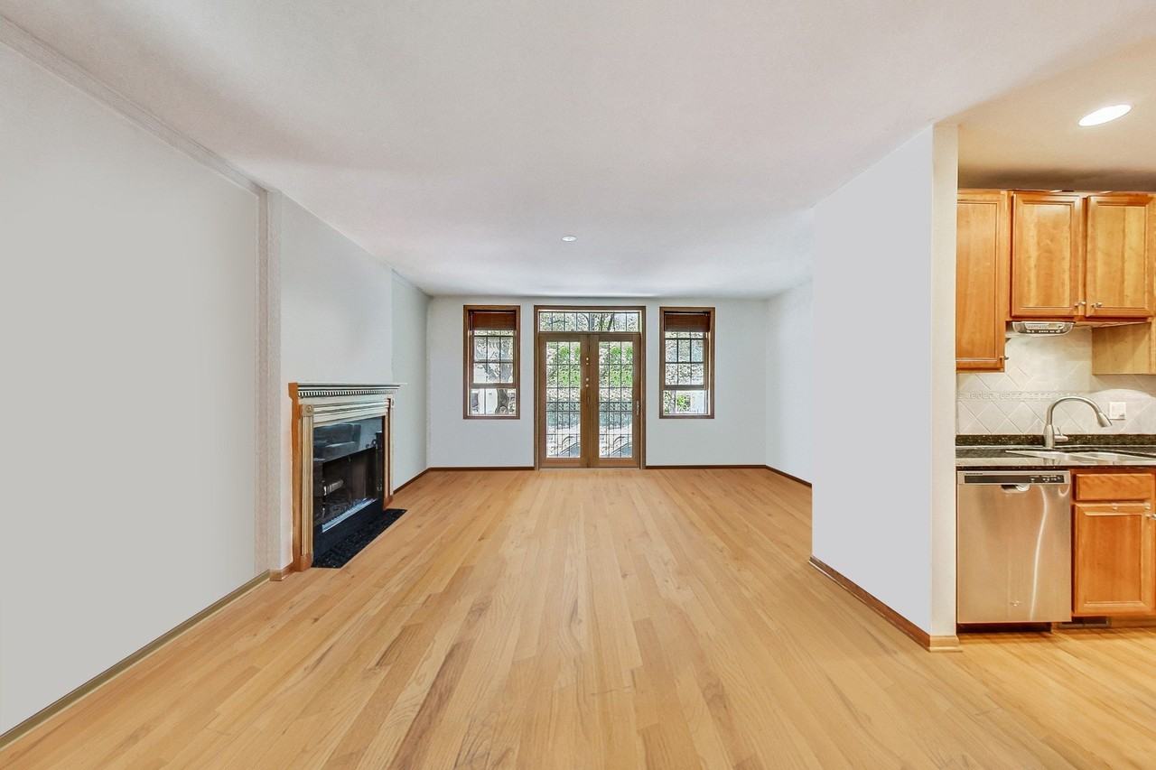 917 W Lakeside Pl #1W - Photo 5 of 27