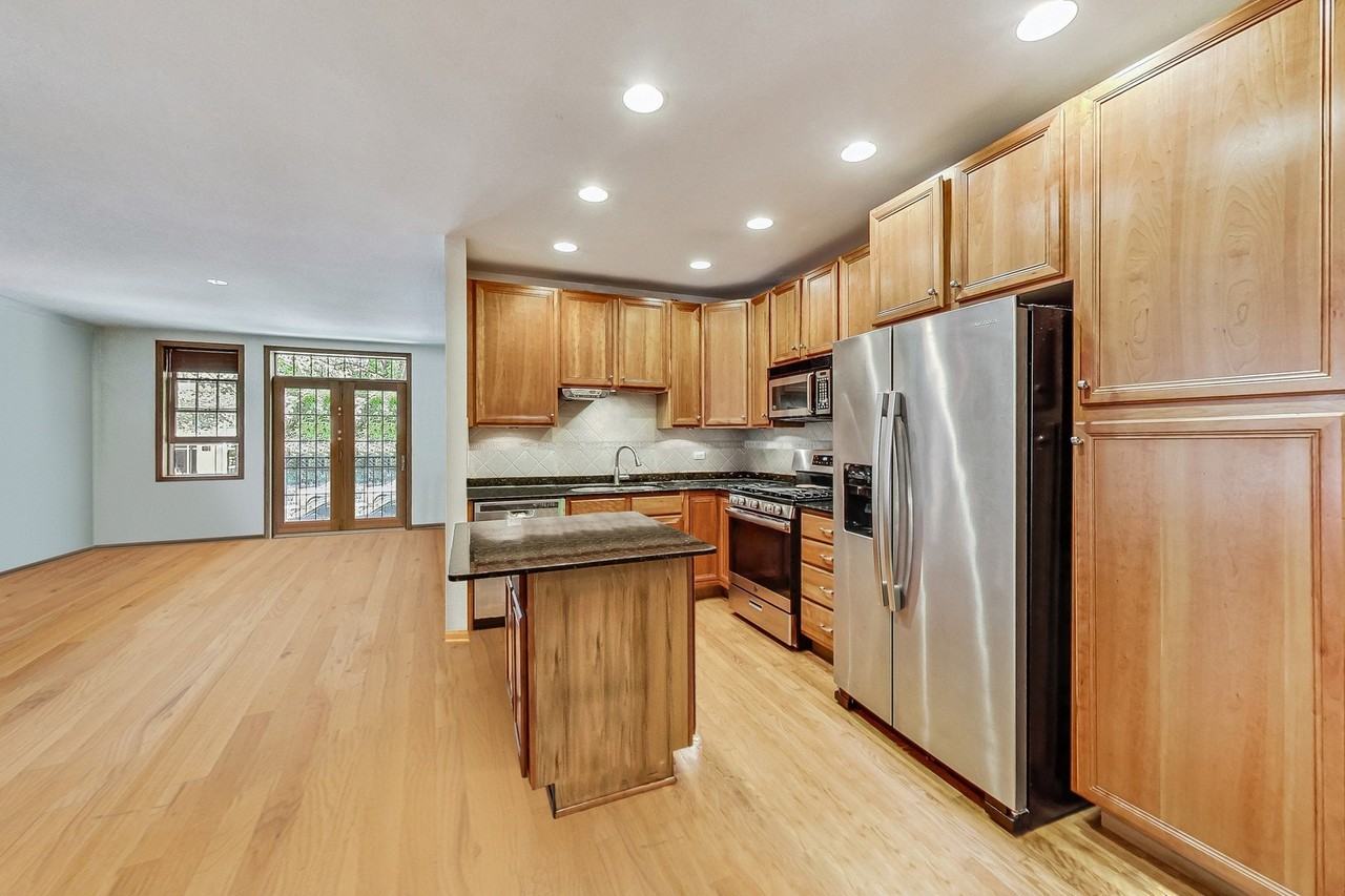 917 W Lakeside Pl #1W - Photo 7 of 27