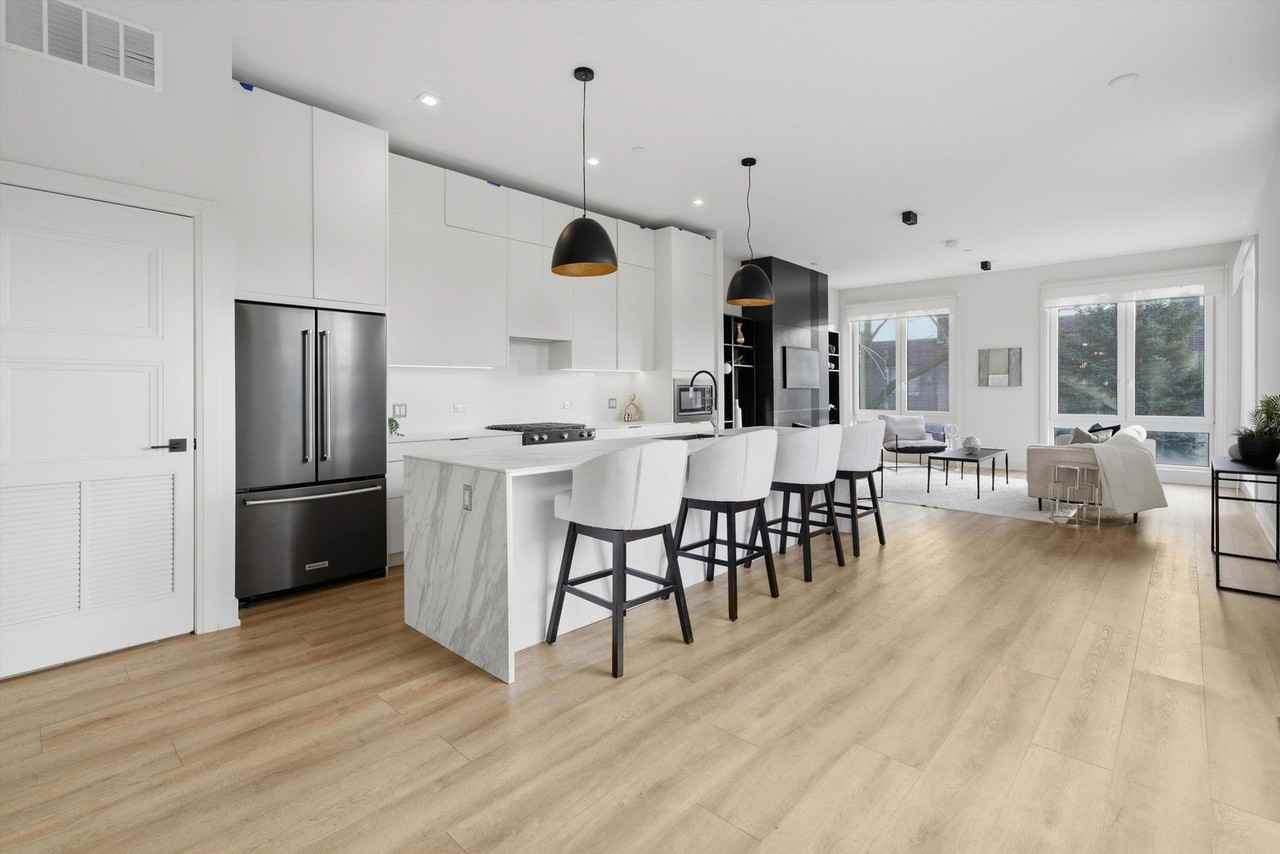 4256 W Belmont Ave - Photo 3 of 36