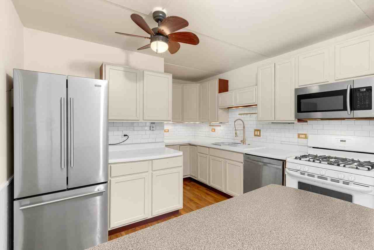 5325 Waterbury Ct #2701 - Photo 6 of 20