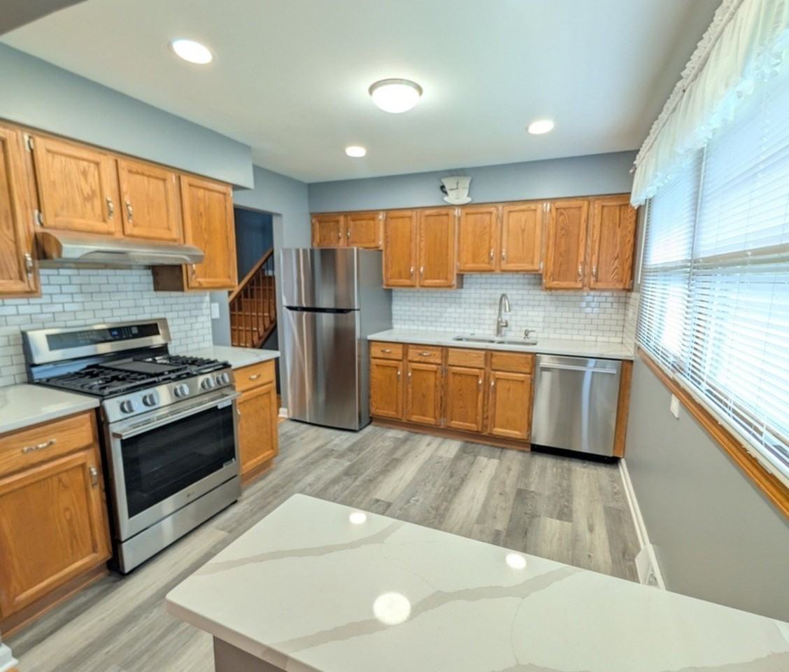 476 Raupp Blvd - Photo 6 of 25