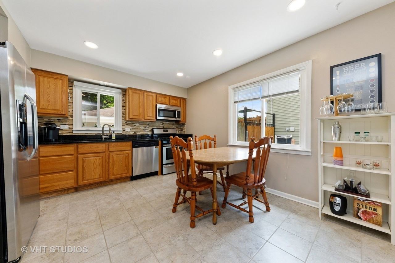 721 N Bierman Ave - Photo 6 of 12