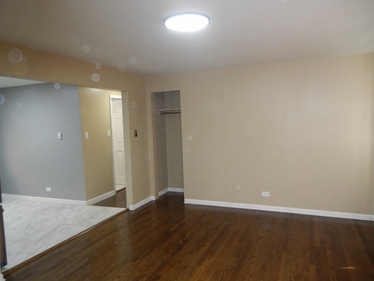 704 W 111th St #1S - Photo 4 of 19