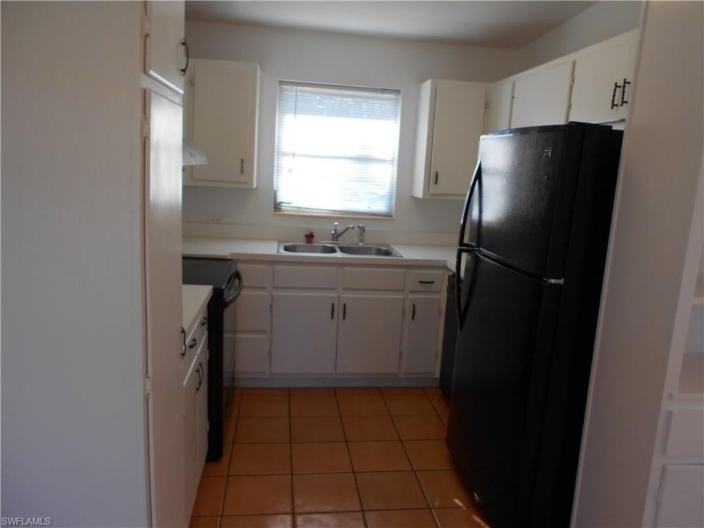 375 4th Ave N - Photo 4 of 11