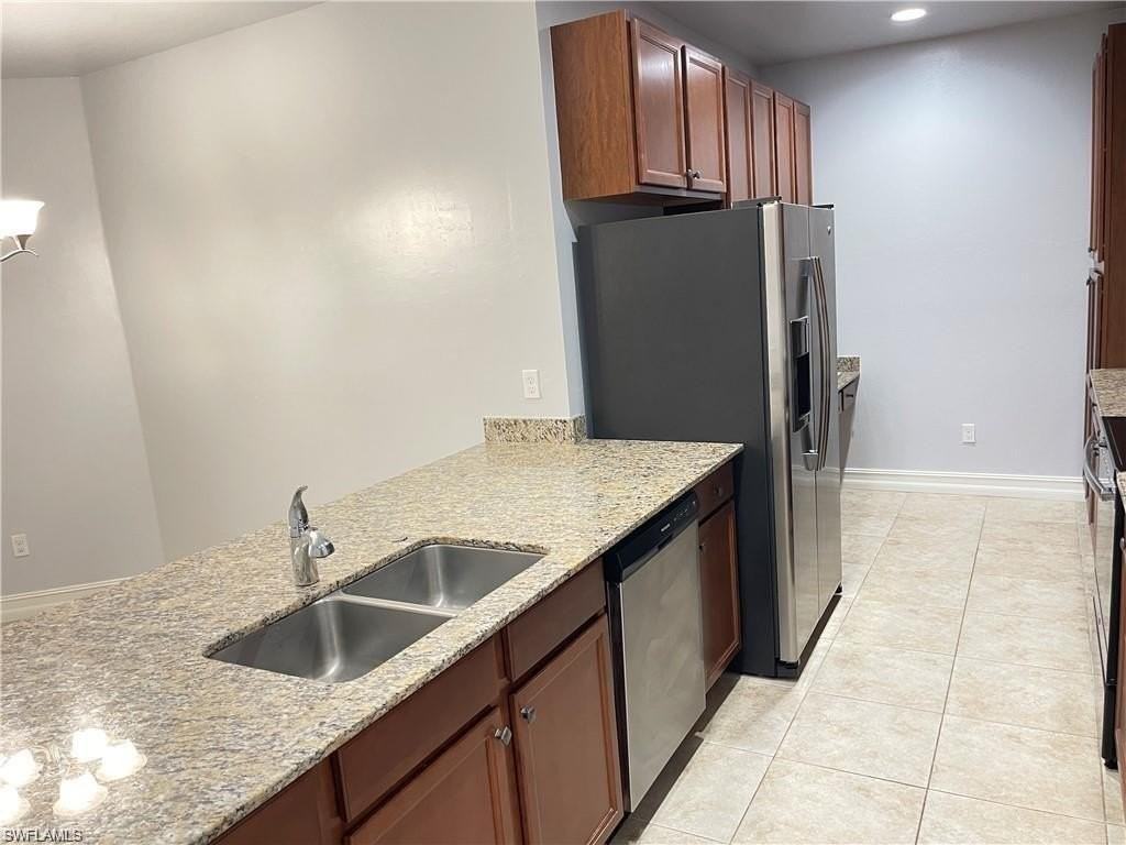 7818 Bristol Cir - Photo 3 of 21