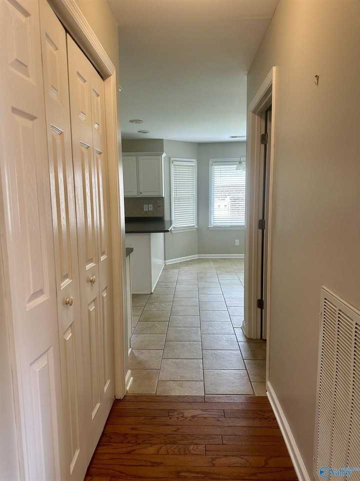 2623 Quarter Ln Se - Photo 5 of 15