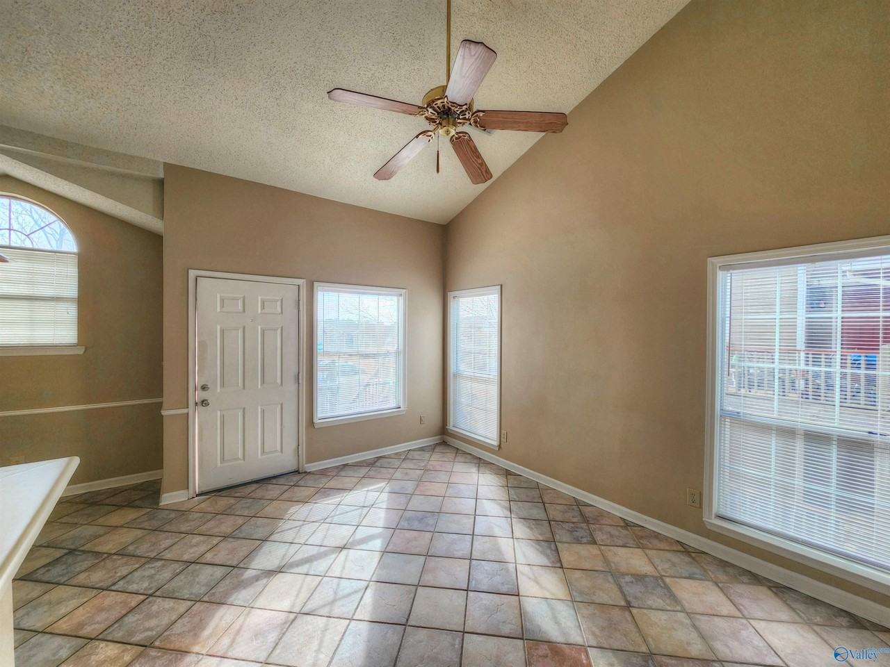 165 Waters Edge Ln #165 - Photo 4 of 8