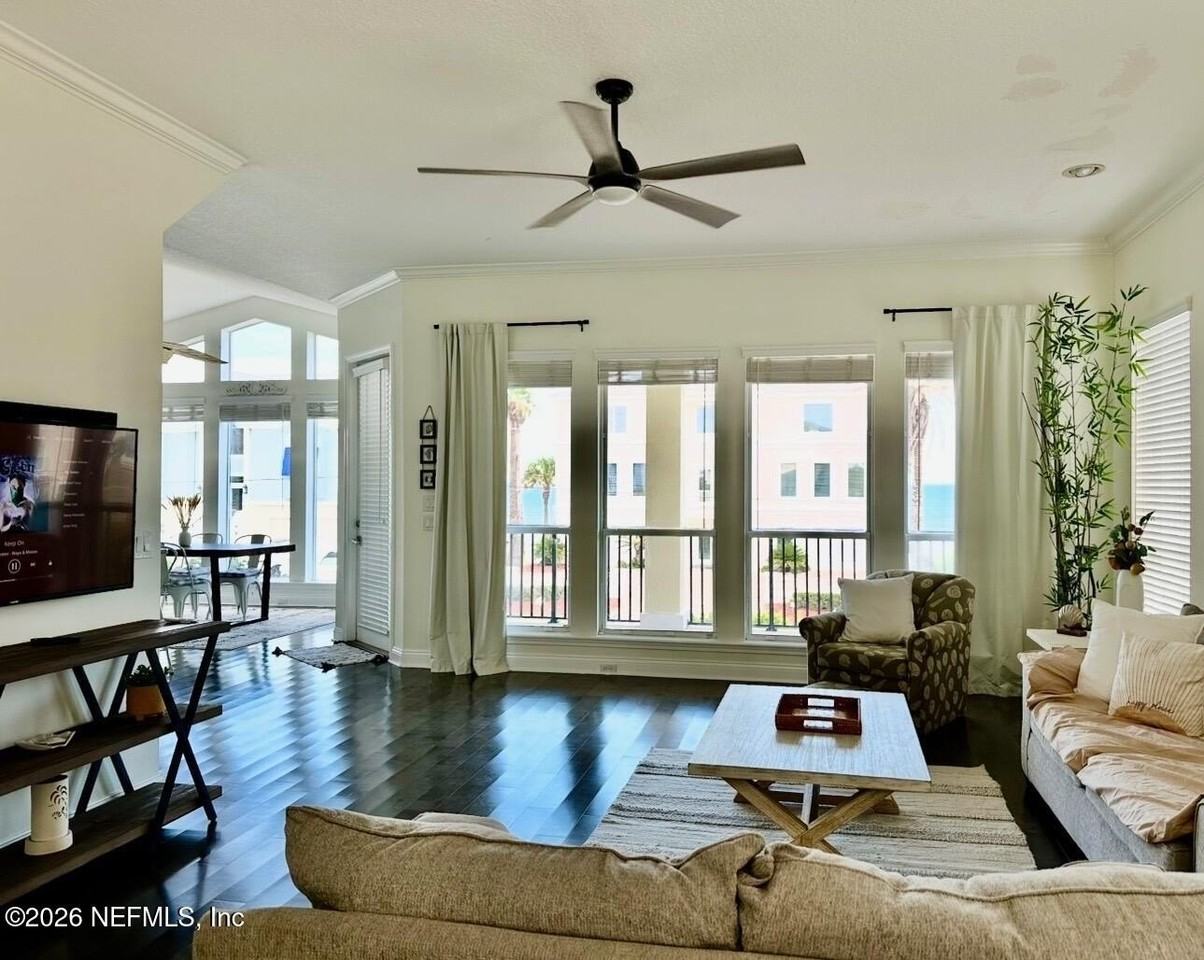 692 Sand Isles Cir - Photo 6 of 39