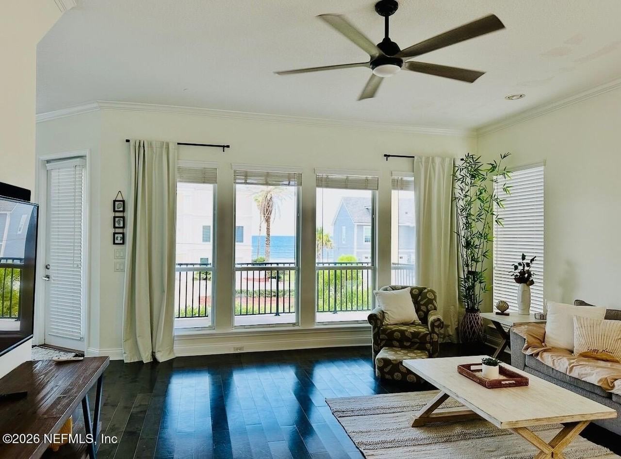 692 Sand Isles Cir - Photo 7 of 39