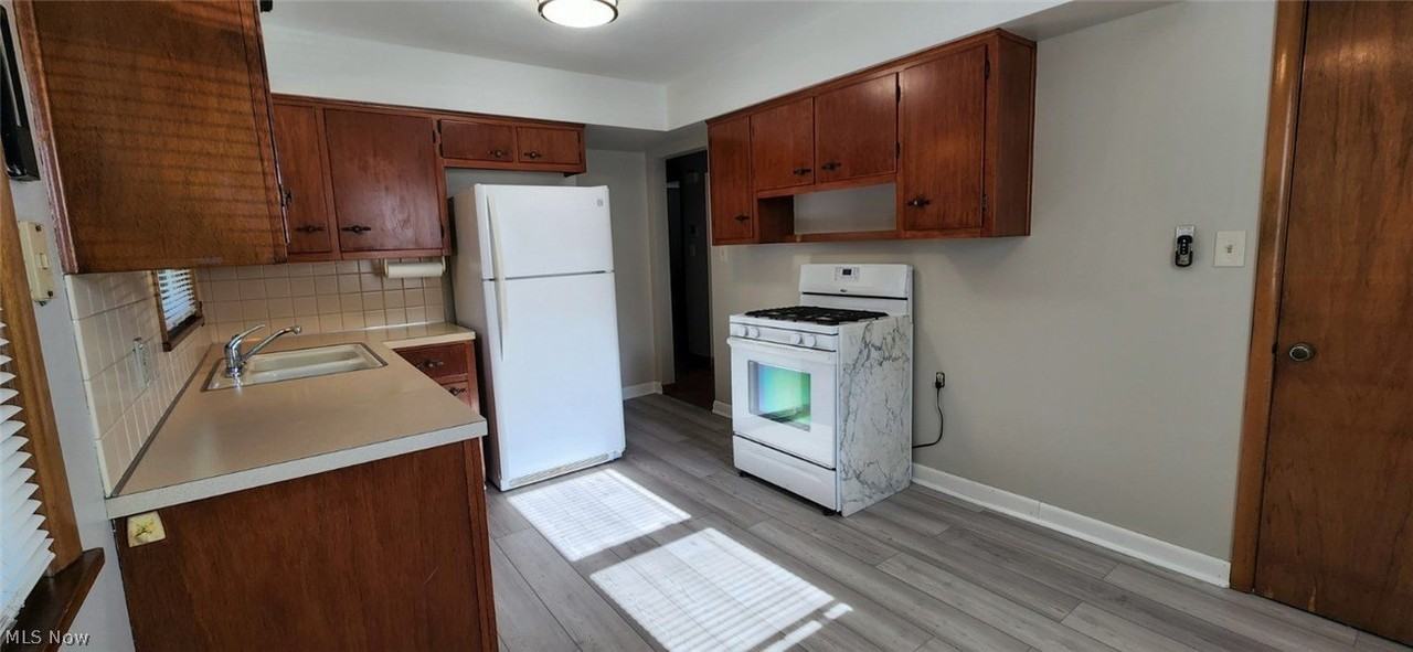 517 Evans Ave - Photo 5 of 16