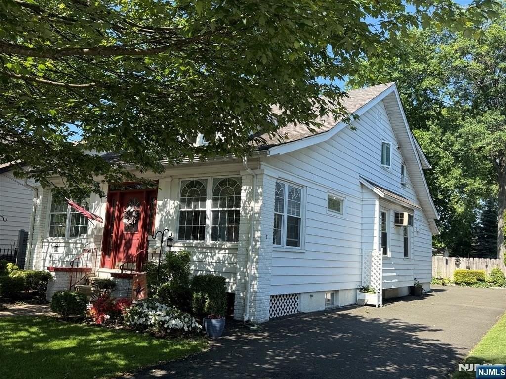 22 Wagner Pl #2 - Photo 2 of 24