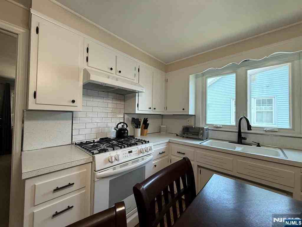22 Wagner Pl #2 - Photo 6 of 24