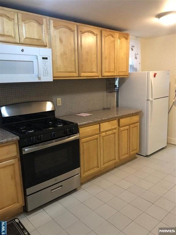 254 Farnham Ave - Photo 2 of 9