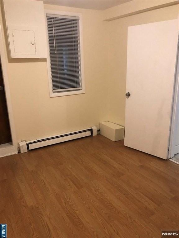 254 Farnham Ave - Photo 6 of 9