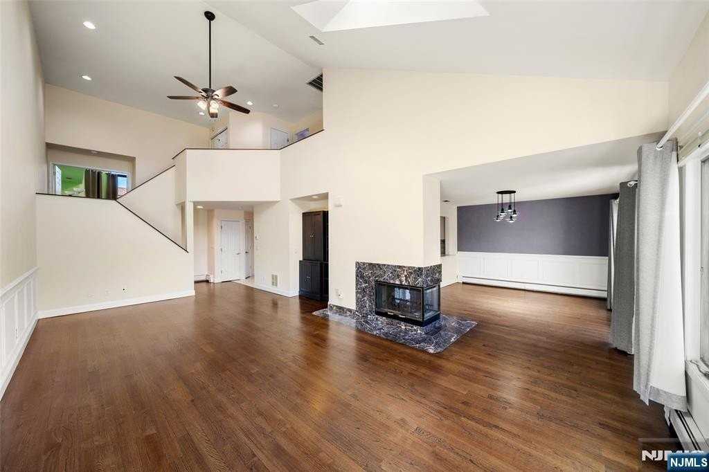 403 Dogwood Ct - Photo 3 of 30