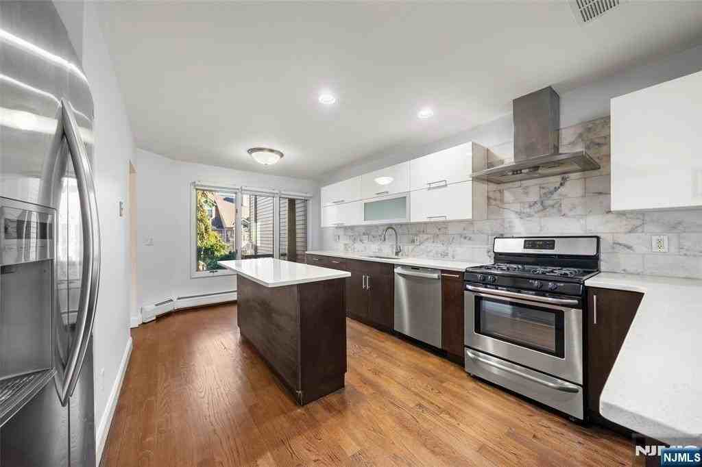 403 Dogwood Ct - Photo 6 of 30