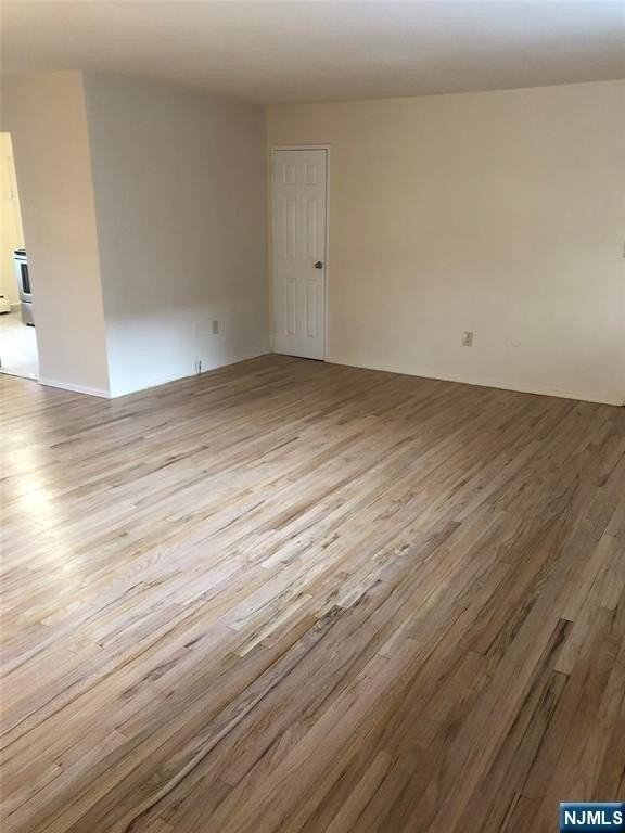 65 Hawthorne Pl - Photo 6 of 19