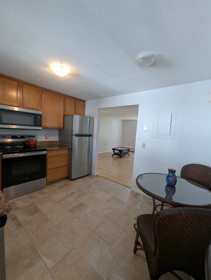 471 High St #4 - Photo 5 of 24