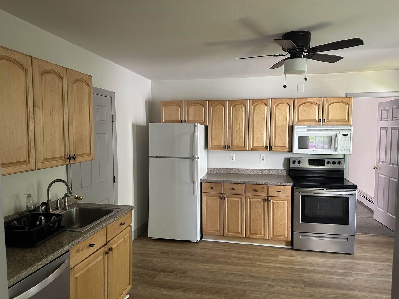 28 Lincoln St #A - Photo 7 of 25