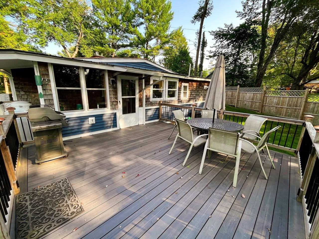785 Holiday Pt Rd - Photo 2 of 33