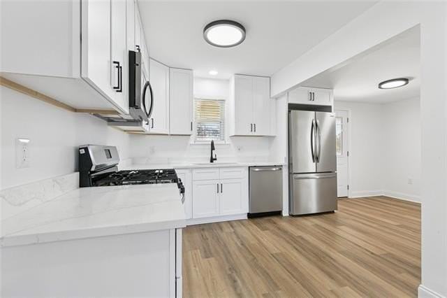 1381 Maplewood Dr - Photo 4 of 13