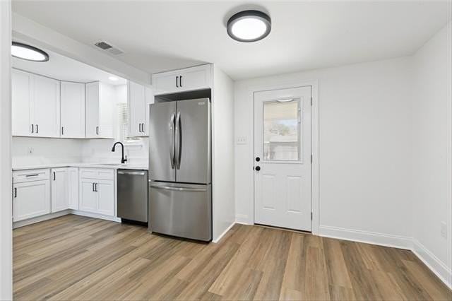 1381 Maplewood Dr - Photo 5 of 13