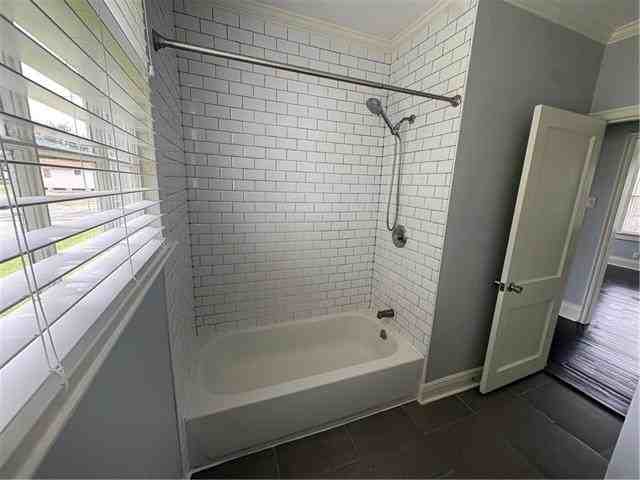 1400 Brockenbraugh St - Photo 6 of 10