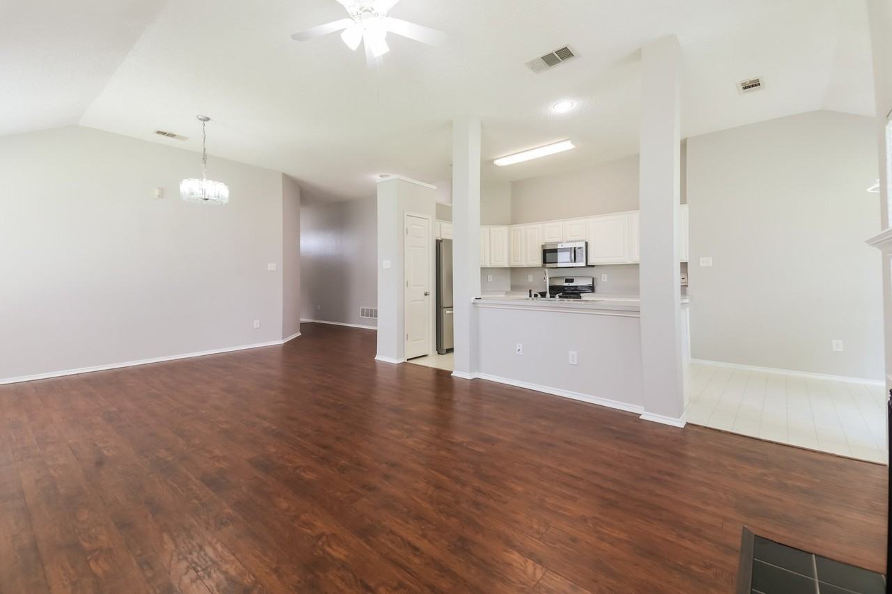 1814 Mesa Ct - Photo 5 of 15
