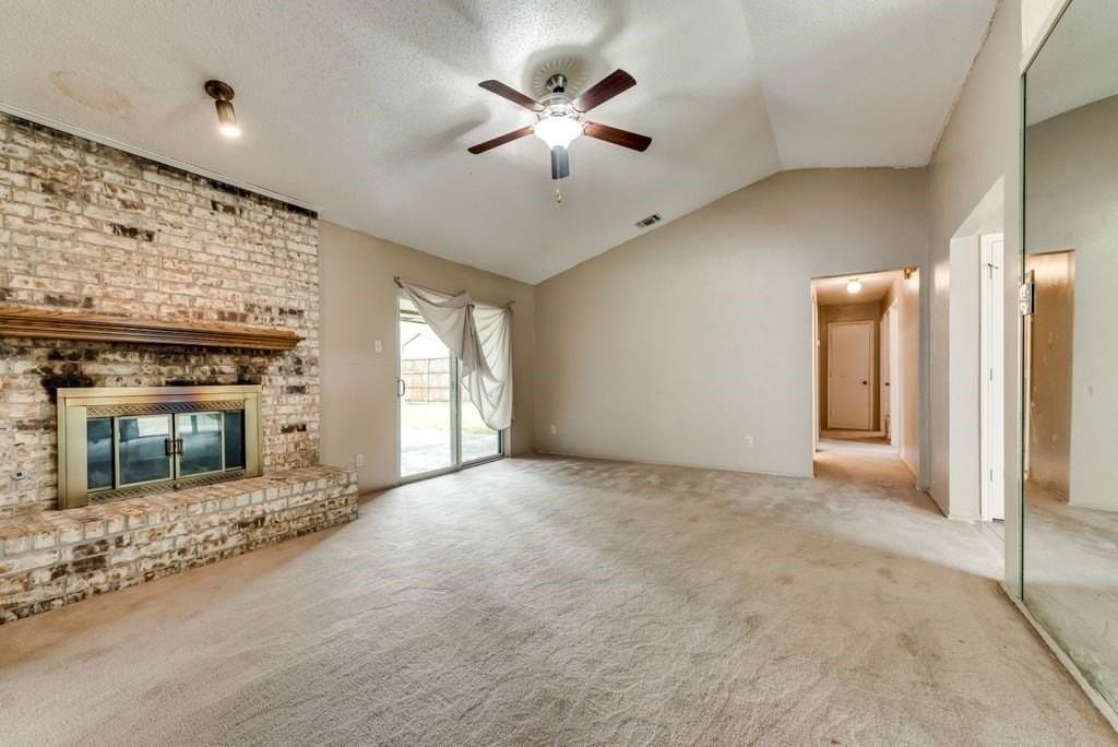 3702 Lofland Ln - Photo 5 of 20