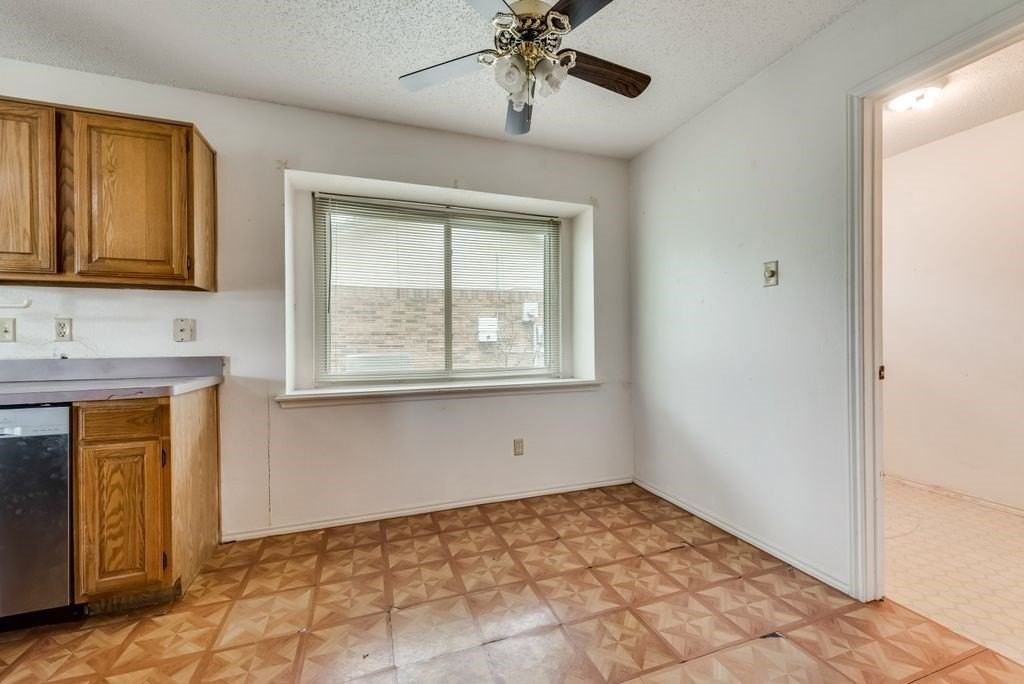 3702 Lofland Ln - Photo 7 of 20