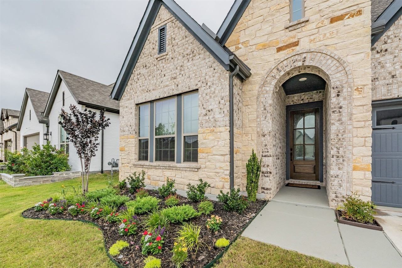 7716 Winterbloom Way - Photo 2 of 30